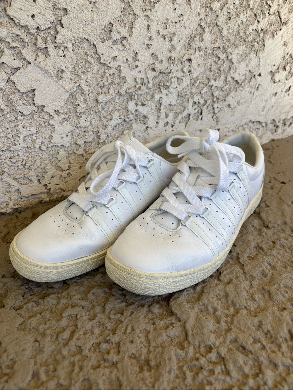 K-Swiss White Men’s Classic White Low-Top Sneaker Size 9